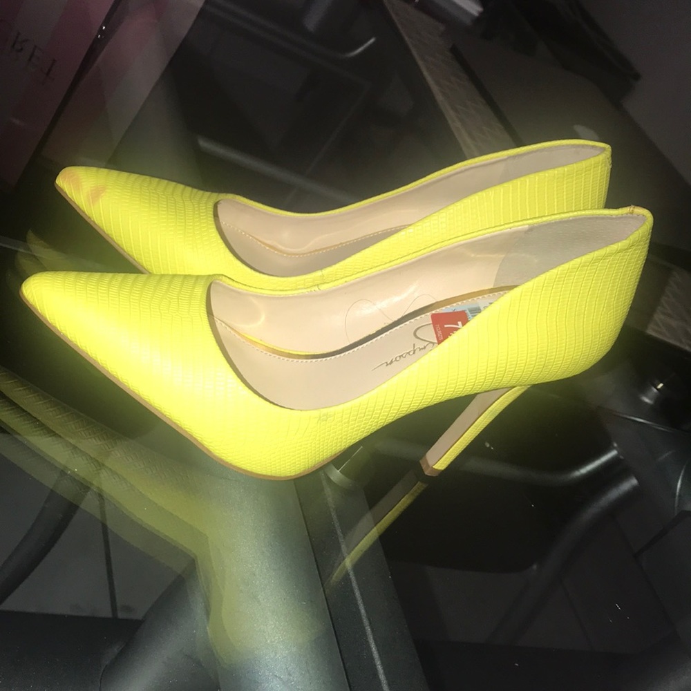 Shoes - Picture 2 of 6
